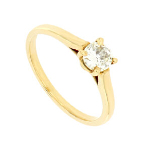 Anillo de compromiso en oro amarillo con diamante