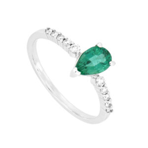 Anillo en oro blanco con esmeralda