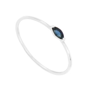 Anillo en oro blanco con zafiro