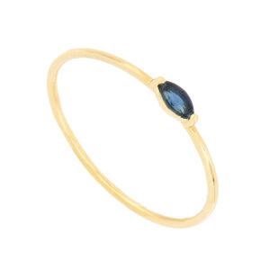 Anillo en oro amarillo con zafiro