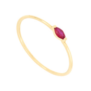 Anillo en oro amarillo con rubí