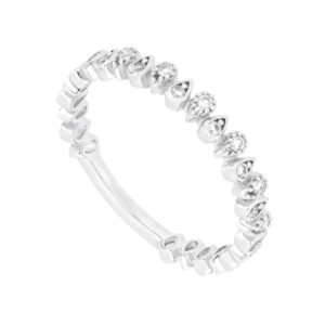 Anillo alternado de oro blanco con diamantes