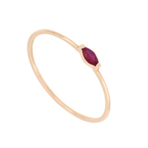 Anillo en oro rosa con rubí