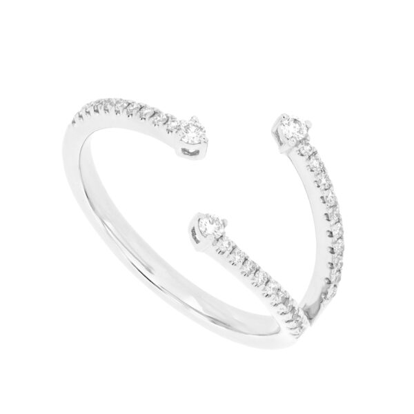 Anillo en oro blanco con diamante