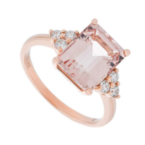 Anillo de oro con diamantes y morganita