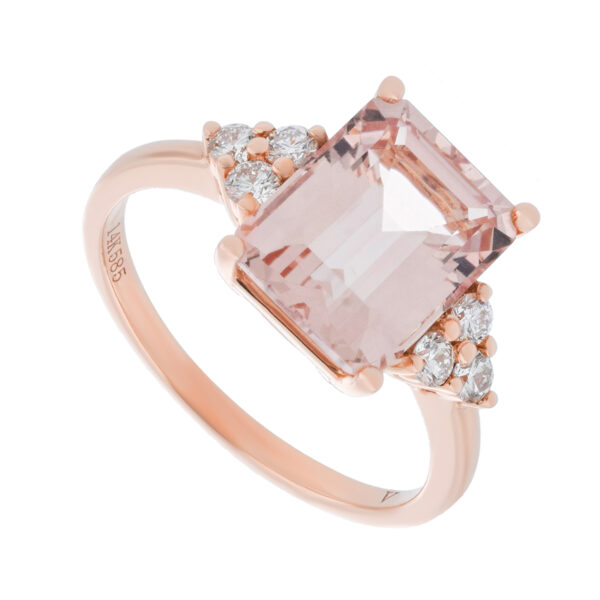 Anillo de oro con diamantes y morganita