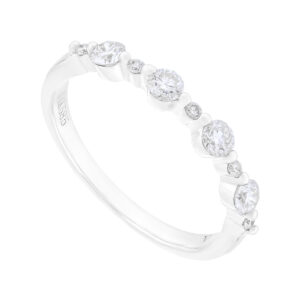 Churumbela de oro blanco con diamantes