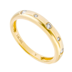Anillo de oro amarillo con diamantes