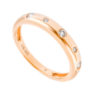 Anillo de oro rosa con diamantes