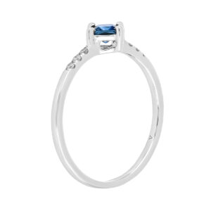 Anillo de oro blanco con zafiro y diamantes - Imagen 2
