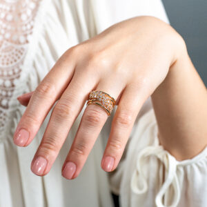 Anillo ramillete de oro amarillo con diamantes - Imagen 3