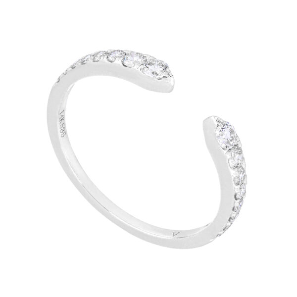 Anillo abierto de oro blanco con diamantes
