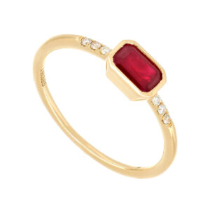Anillo de oro amarillo con rubi y diamantes