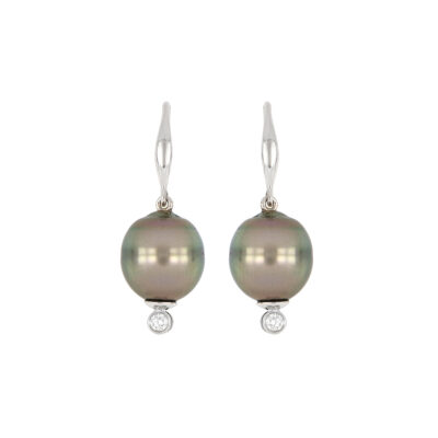 Aretes en oro blanco con diamantes y perlas