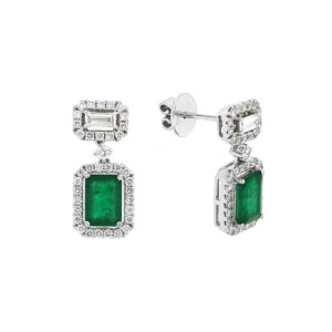Aretes en oro blanco con diamantes y esmeraldas