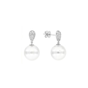 Aretes de oro blanco con perlas y diamantes