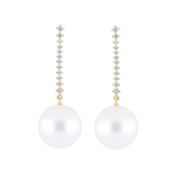 Aretes de oro amarillo con perlas y diamantes