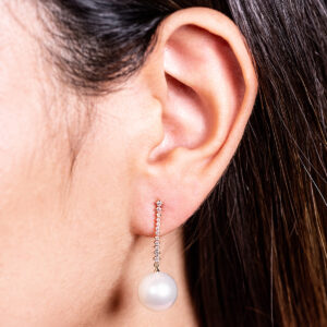 Aretes de oro amarillo con perlas y diamantes - Imagen 3