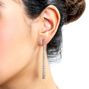 Aretes largos de oro blanco con diamantes - Imagen 3