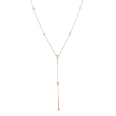 Gargantilla con colgante de oro rosa con diamantes