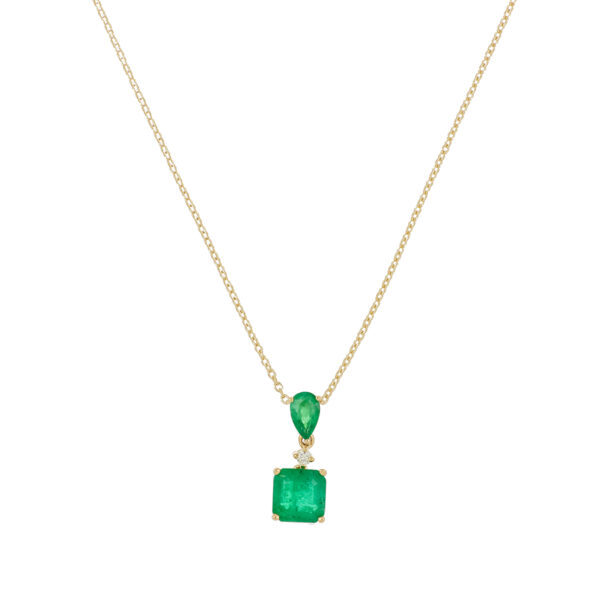 Dije de oro amarillo con esmeraldas y diamante