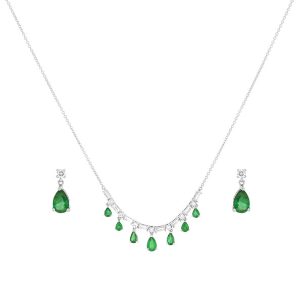 Juego gargantilla y aretes de oro blanco con esmeraldas y diamantes