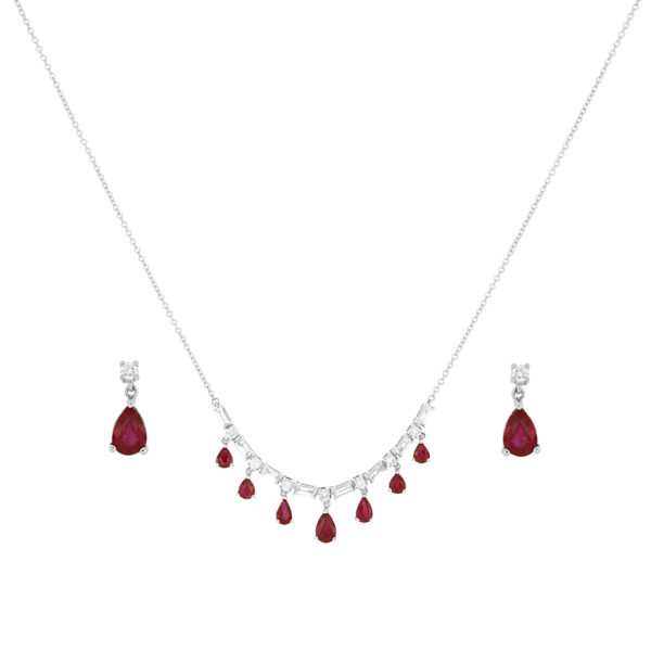 Juego gargantilla y aretes de oro blanco con rubíes y diamantes