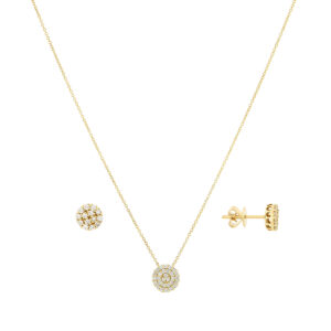 Juego de broquel con dije en oro amarillo con diamantes