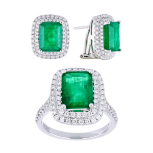 Juego de anillo y aretes de oro blanco con esmeraldas y diamantes