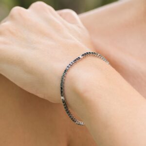 Pulsera tenis en oro blanco con diamantes negros - Imagen 2