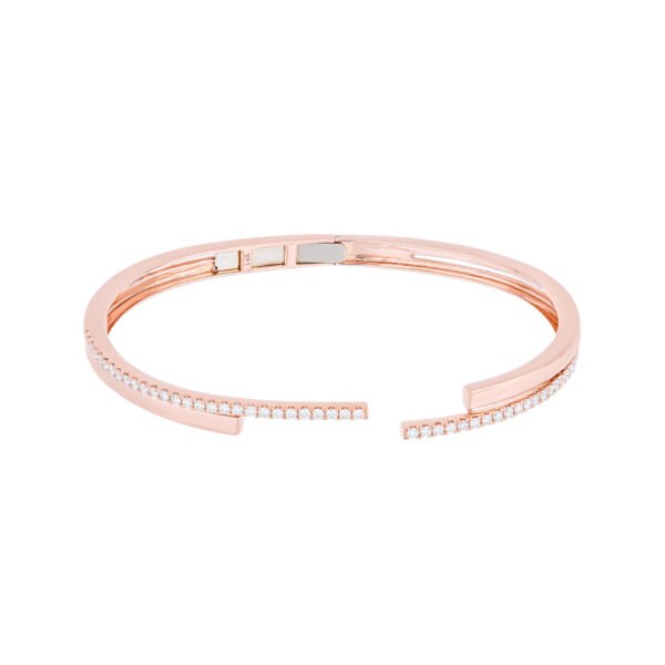Pulsera abierta de oro rosa con diamantes
